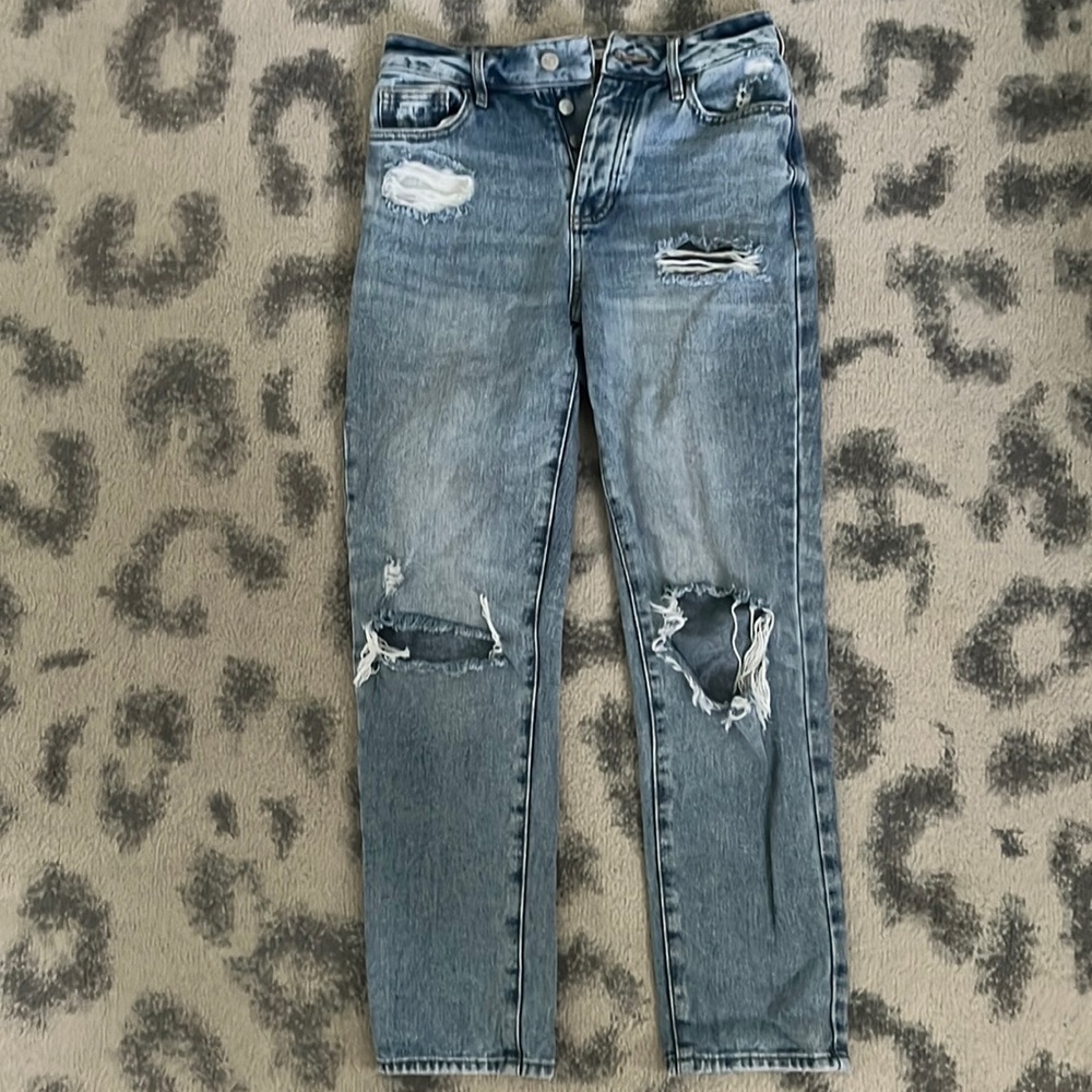PacSun distressed mom jeans in size 25